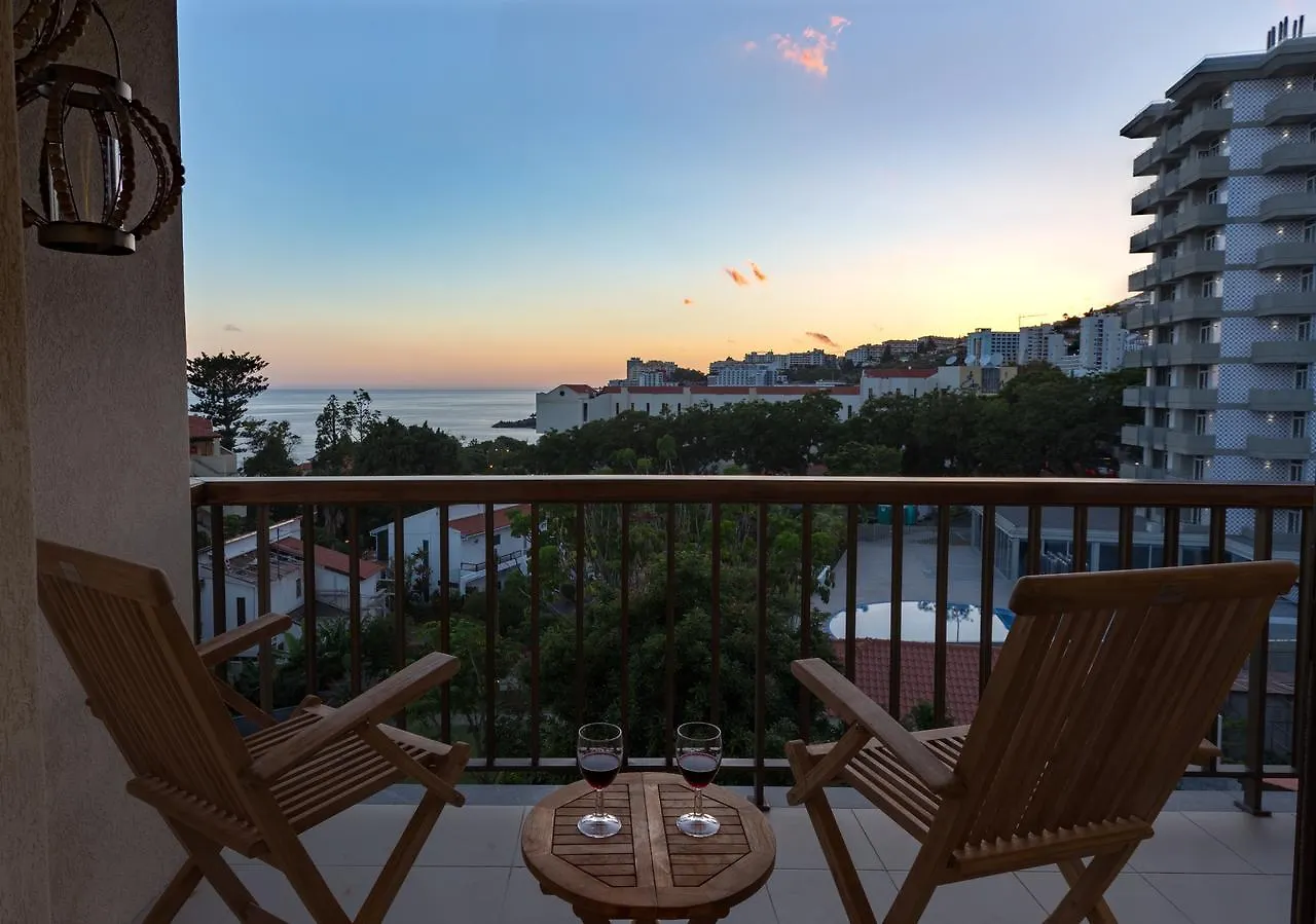 Sunset Terrace Ocean Cliff Pool Apartment Funchal